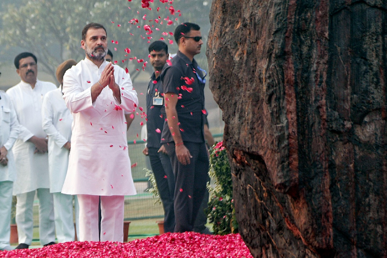'Will always protect the India for which she sacrificed everything': Rahul pays tribute to Indira Gandhi