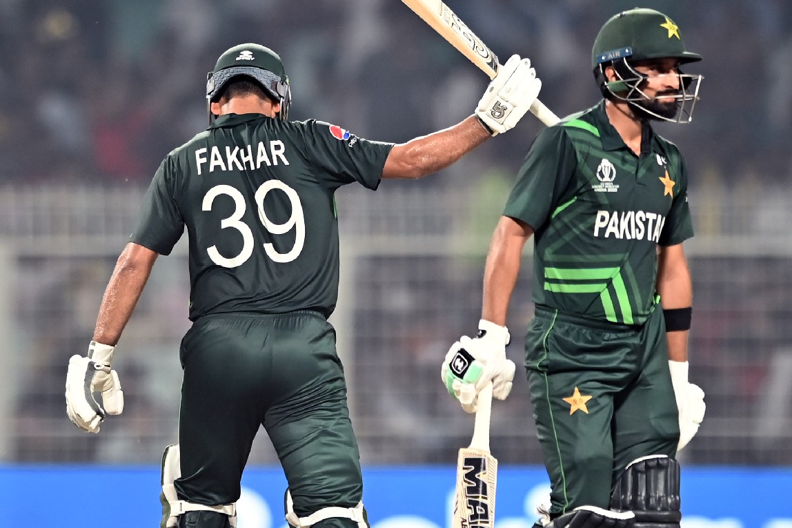 Pakistan beat Bangladesh and kept semis chances alive