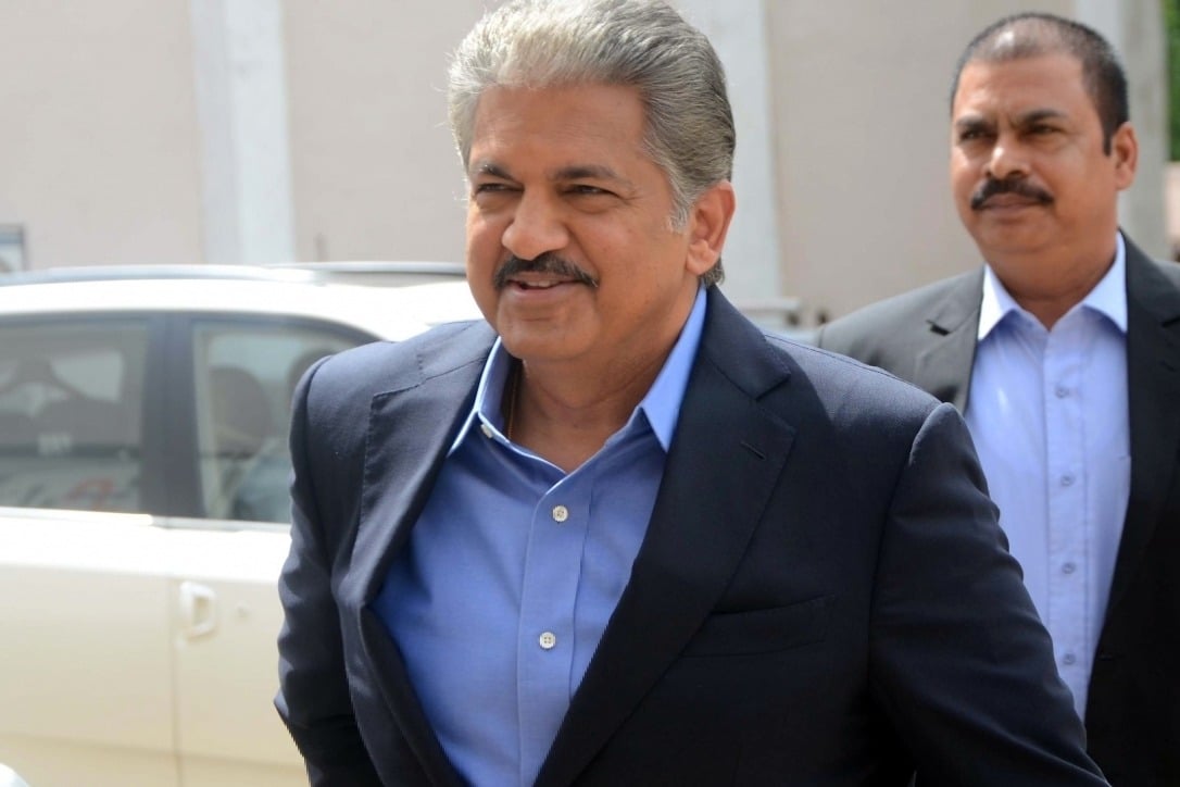 Reign of terror Anand Mahindra on Indias pacers in match against Sri Lanka