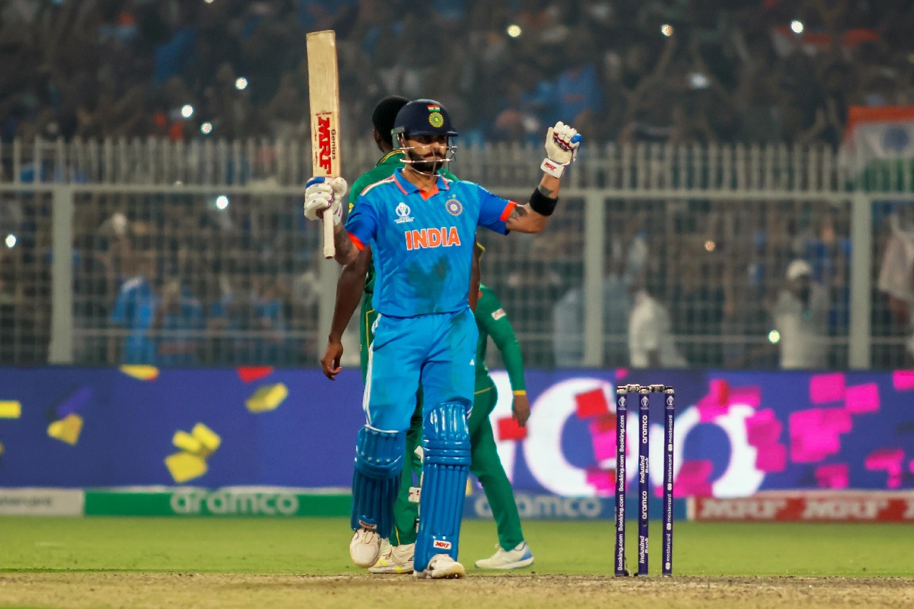 Sachin reacts on Kohli equalled his most ODI centuries record