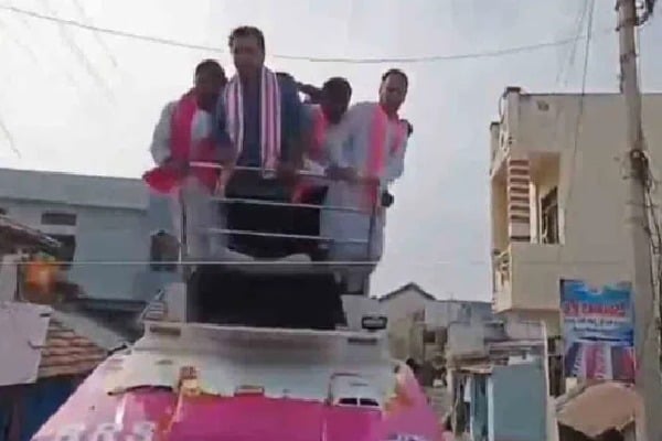 Minister KTR responds on fall from vehicle