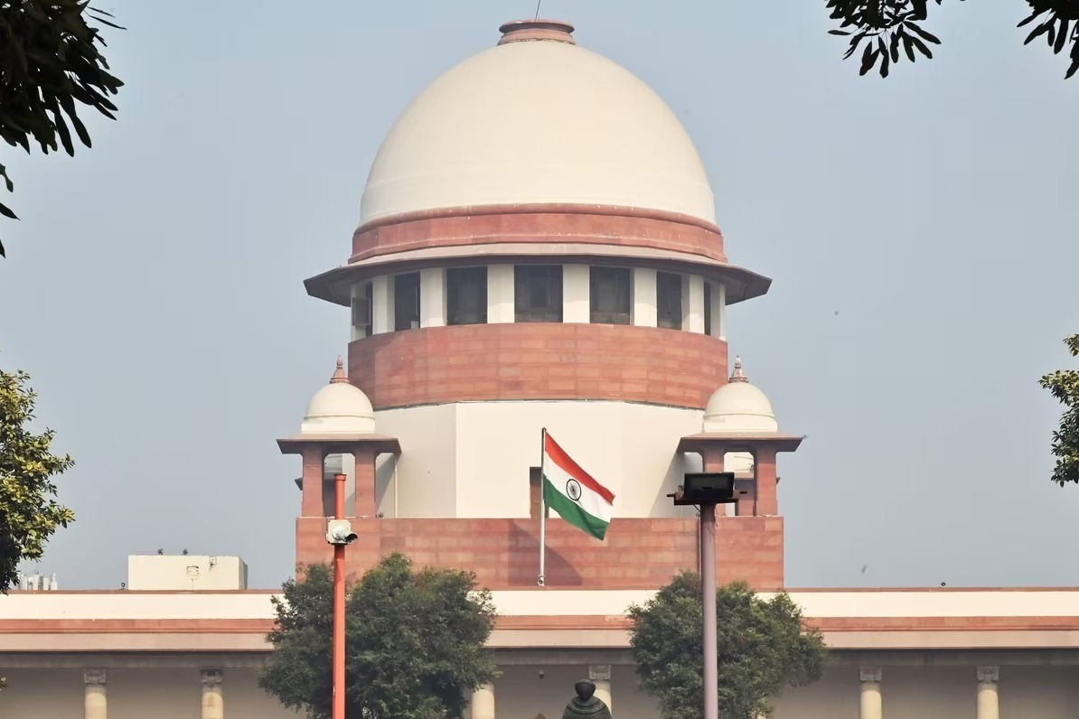 'Matter of serious concern': SC issues notice to Centre on TN plea
 against delay by Guv in assenting Bills