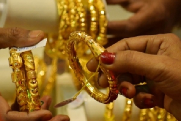 Dhanteras sees strong demand for gold, silver ornaments; traders expect sales to surpass last year's level