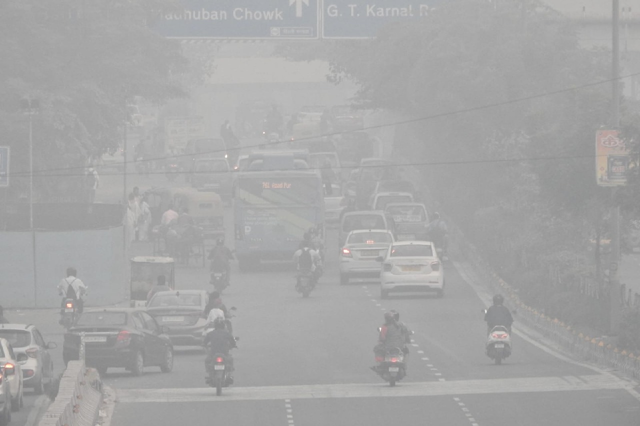 Delhi's air quality dips to 'severe' yet again