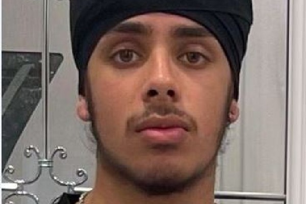 Sikh teenager stabbed to death in London street fight