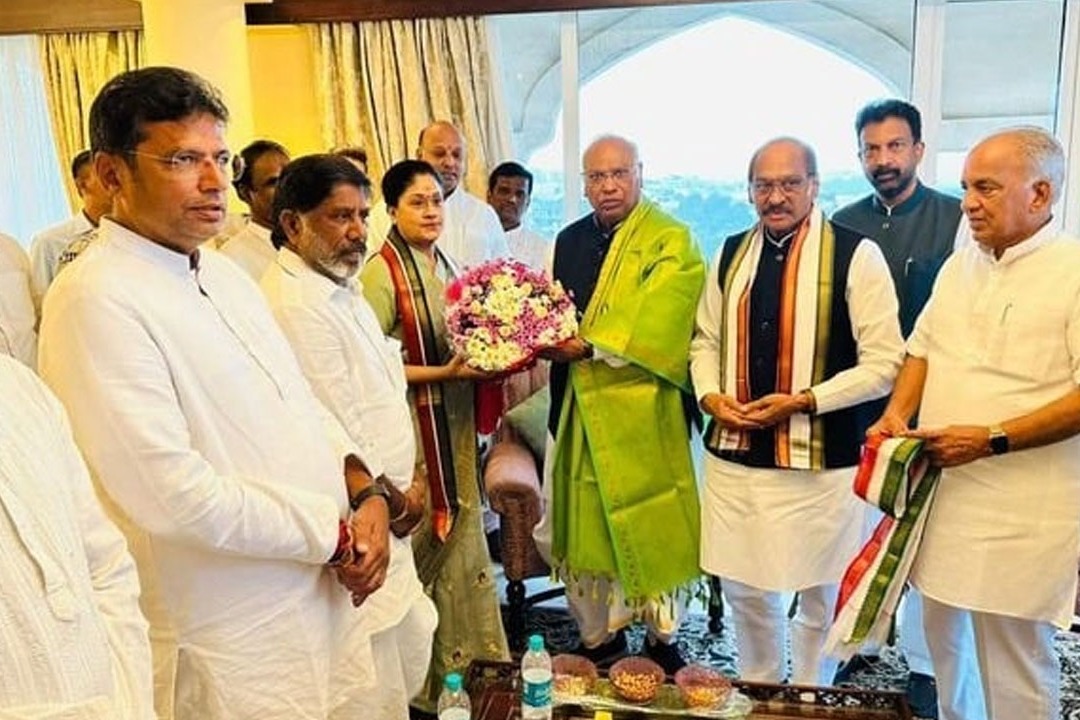 Vijayashanthi as Congress chief coordinator of Telangana Congress campaign committee