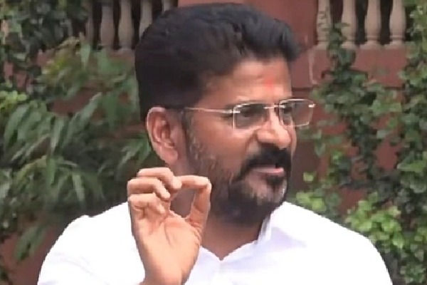 Telangana Cong chief mocks BJP over BC for CM promise