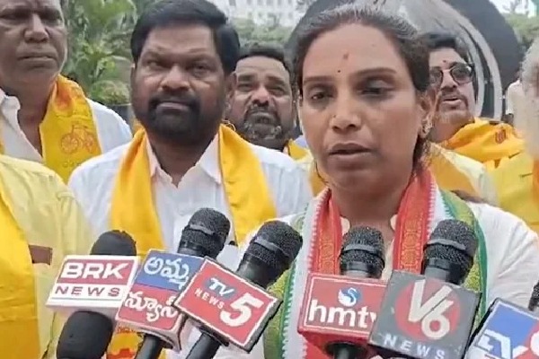 TDP supports Congress Vijaya Reddy