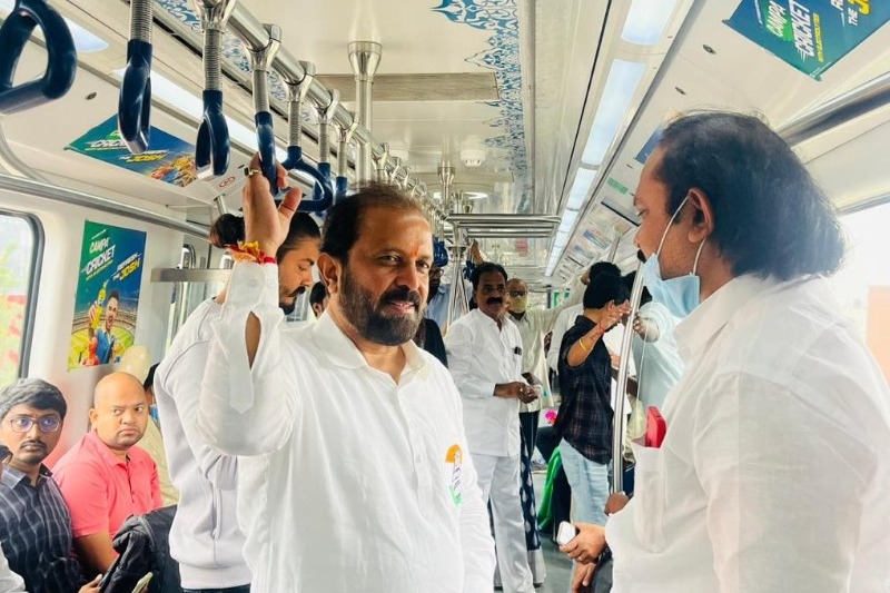 LB Nagar Congress candidate Madhu Yashki campaign in Metro train