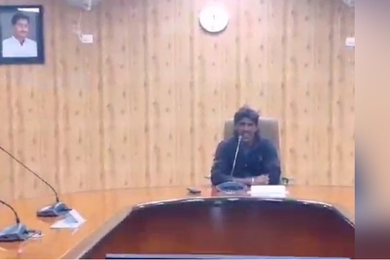 Youtuber DurgaRao In AP CM Chair