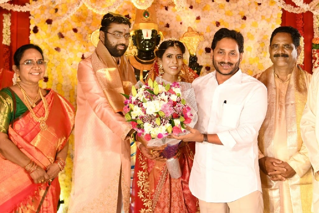 CM Jagan attends IAS Poonam Malakondaiah son marriage 