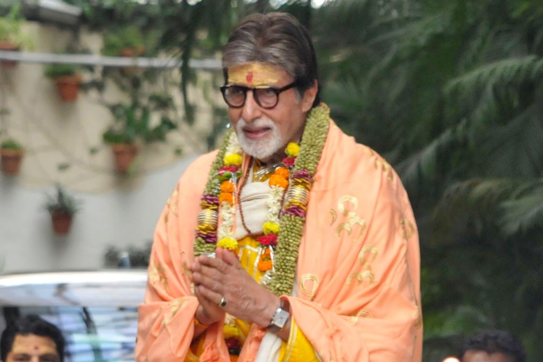 Bollywood Big B Amitabh Bachchan gifts his Juhu bungalow Prateeksha to daughter Shweta 
