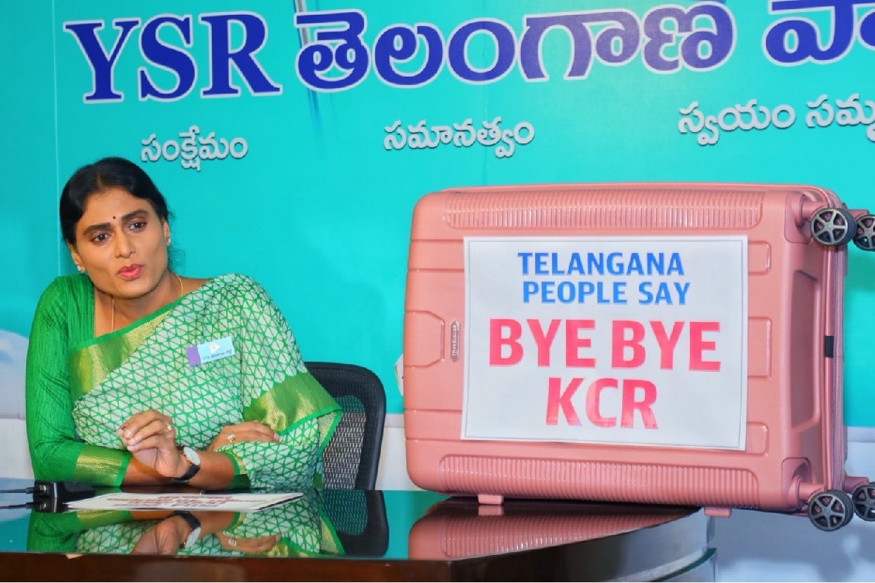 YS Sharmila gifts suitcase to KCR to pack his bags