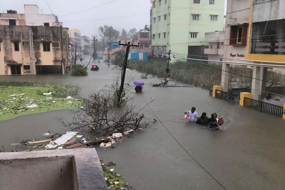Cyclone Michaung banters Chennai city