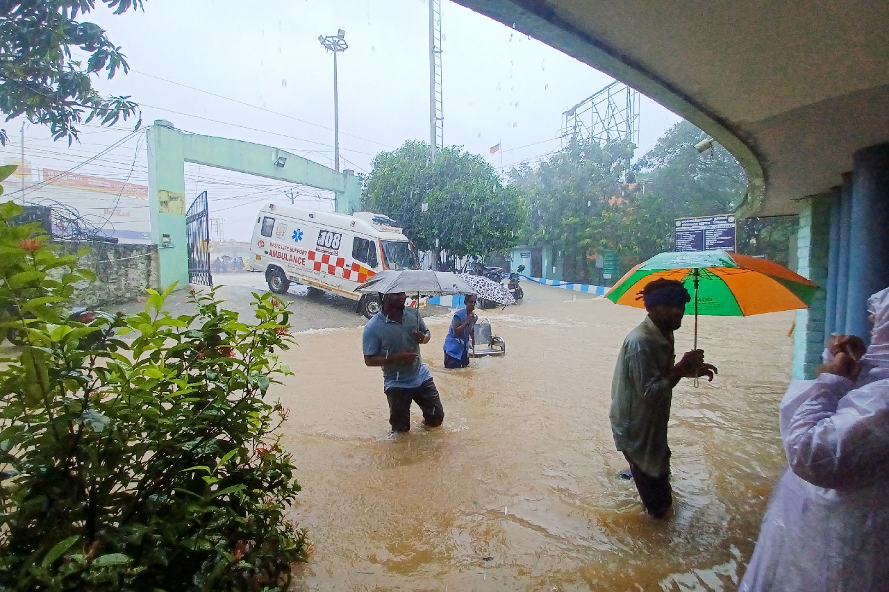 Cyclone Michaung: 8 dead, roads & subways inundated in TN