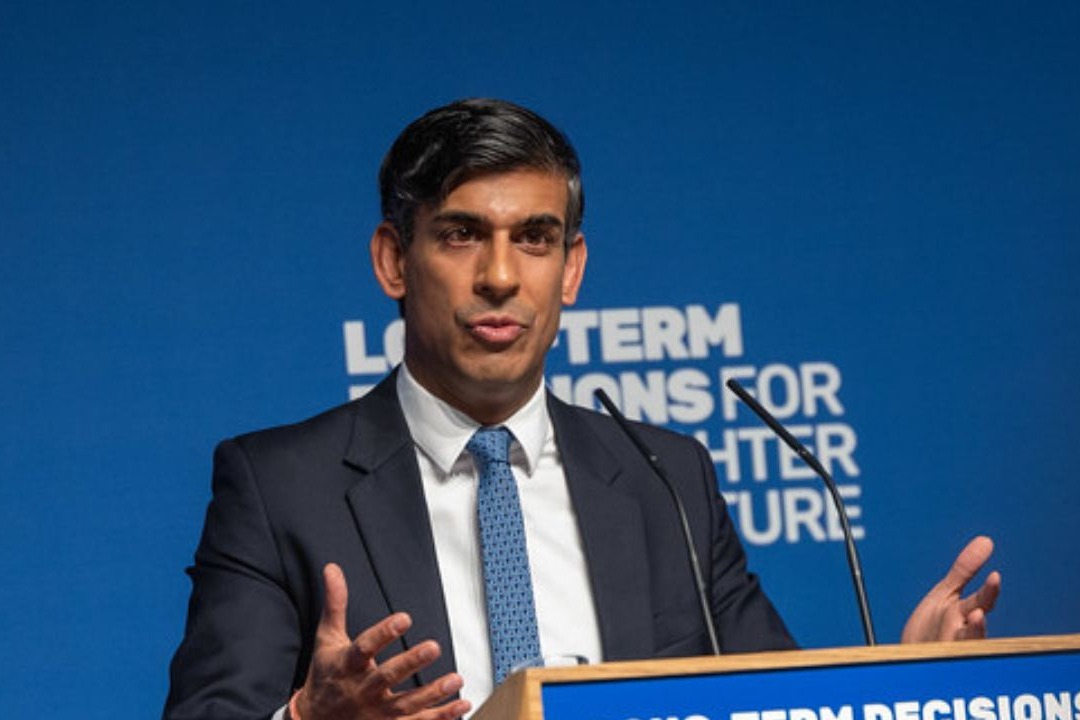 Rishi sunak further tightens visa rules to curb immigration