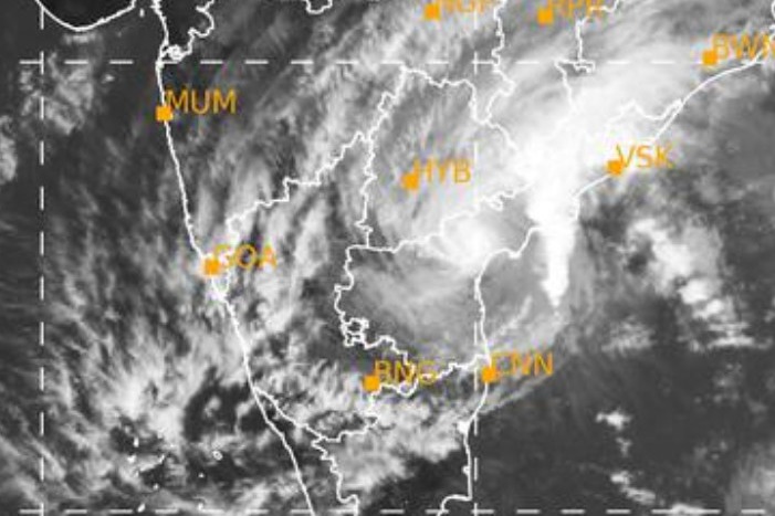 Cyclone Michaung makes landfall at Bapatla