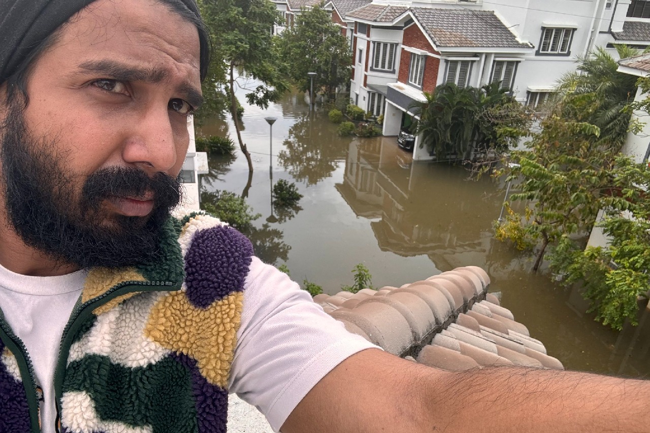 Hero Vishnu Vishal seeking help amid flood water surrounded his residence in Chennai