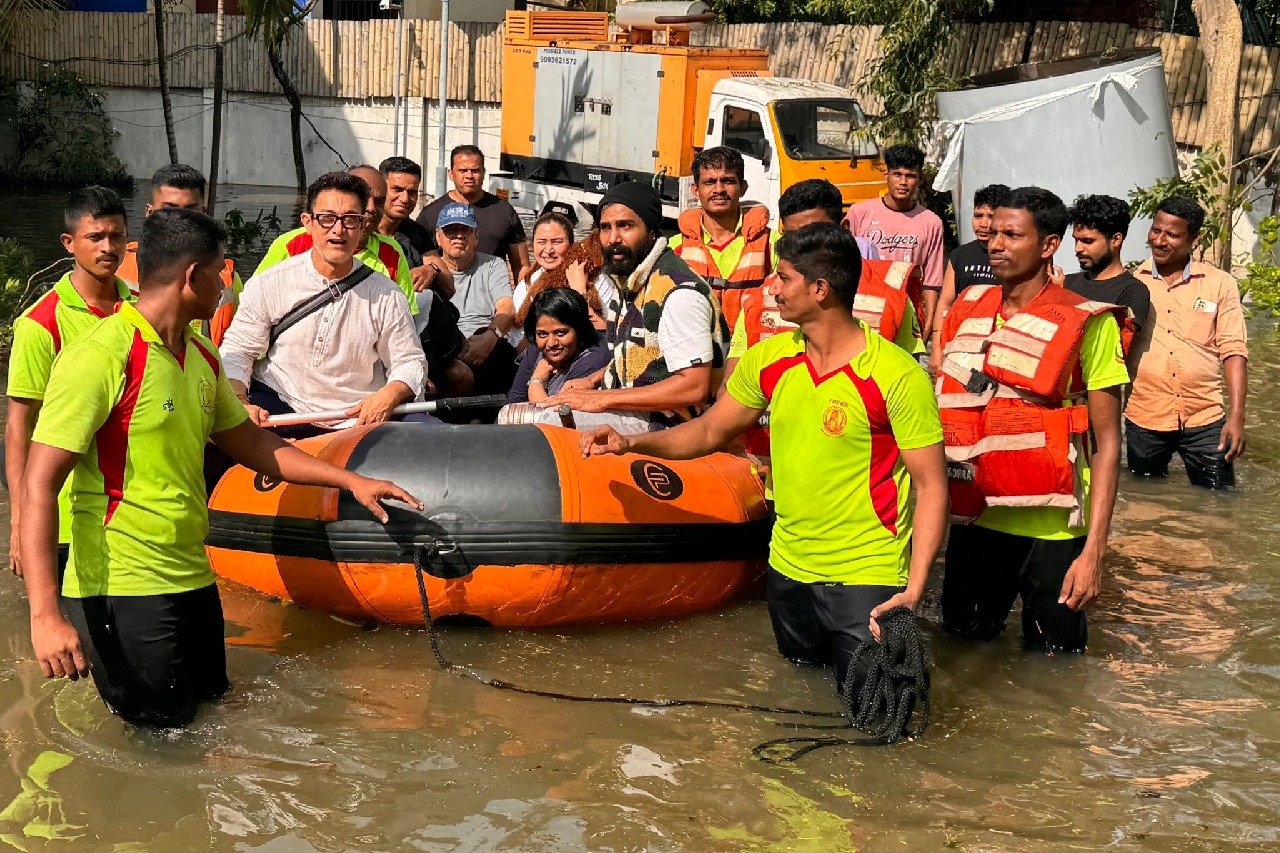 Rescue team helps Aamir Khan and Vishnu Vishal family in Chennai