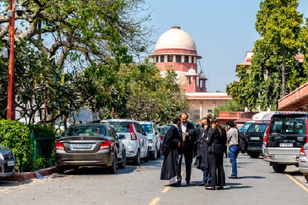 Supreme Court adjourns hearing on Chandrababu bail cancellation petition 