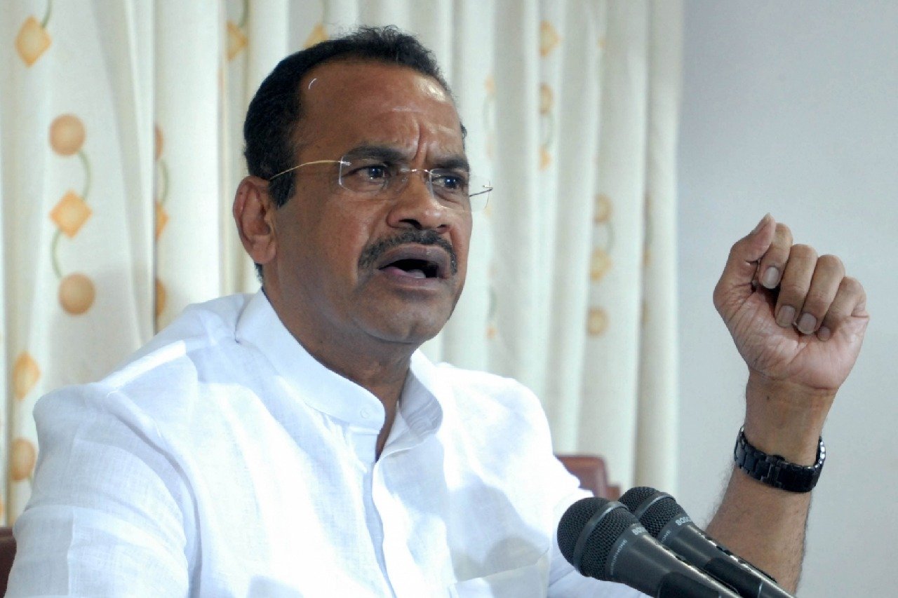 Minister Komatireddy Venkat Reddy Admitted in Yashoda Hospital