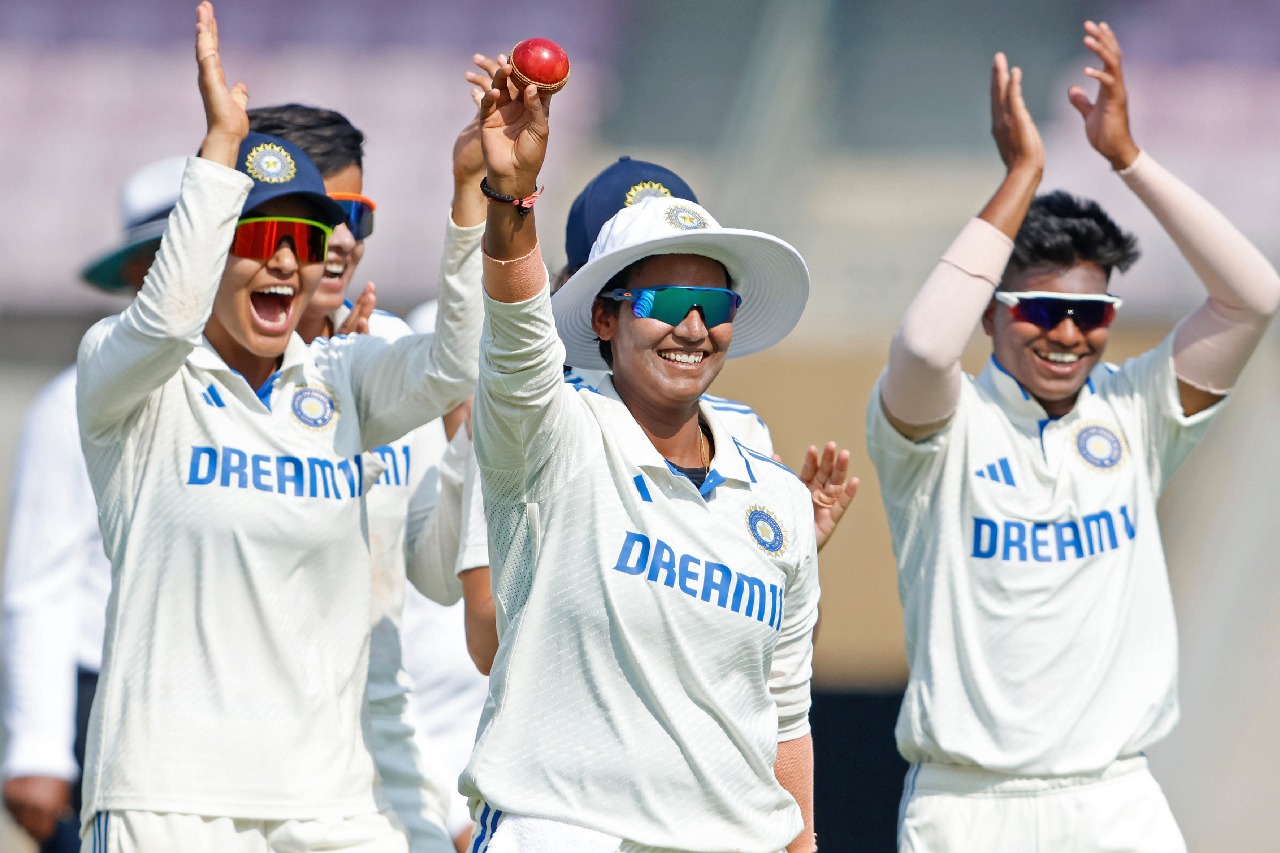 Deepti Sharma is the Ben Stokes of the Indian team, says Amol Muzumdar post 347-run win over England