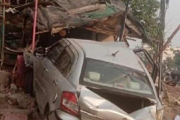 Car driven by drunk youth kills one in Hyderabad
