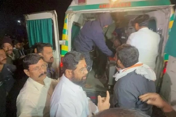 Maharashtra CM Eknath Shinde Stops His Convoy To Help Accident Victims Near Nagpur