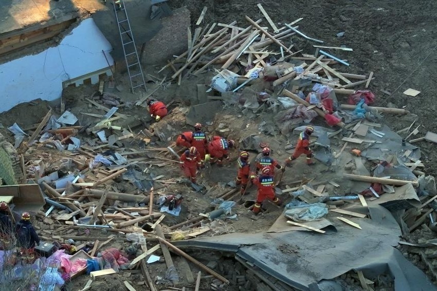 China quake toll reaches 118, rescuers battle sub-zero temperatures to reach survivors