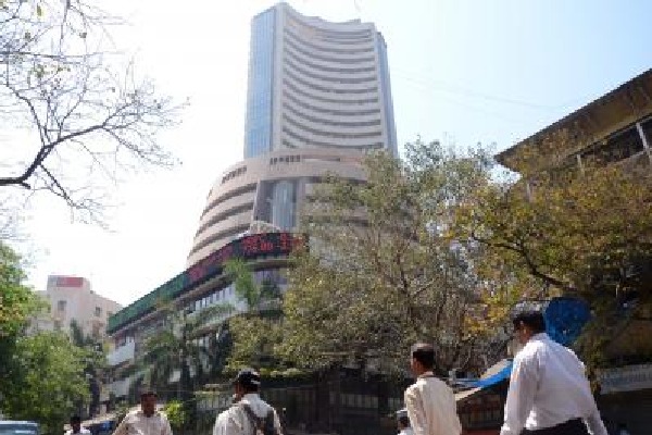 IT stocks drag Sensex lower