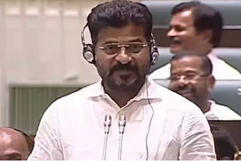 Revanth Reddy Versus Akbaruddin in Assembly on RSS and ABVP