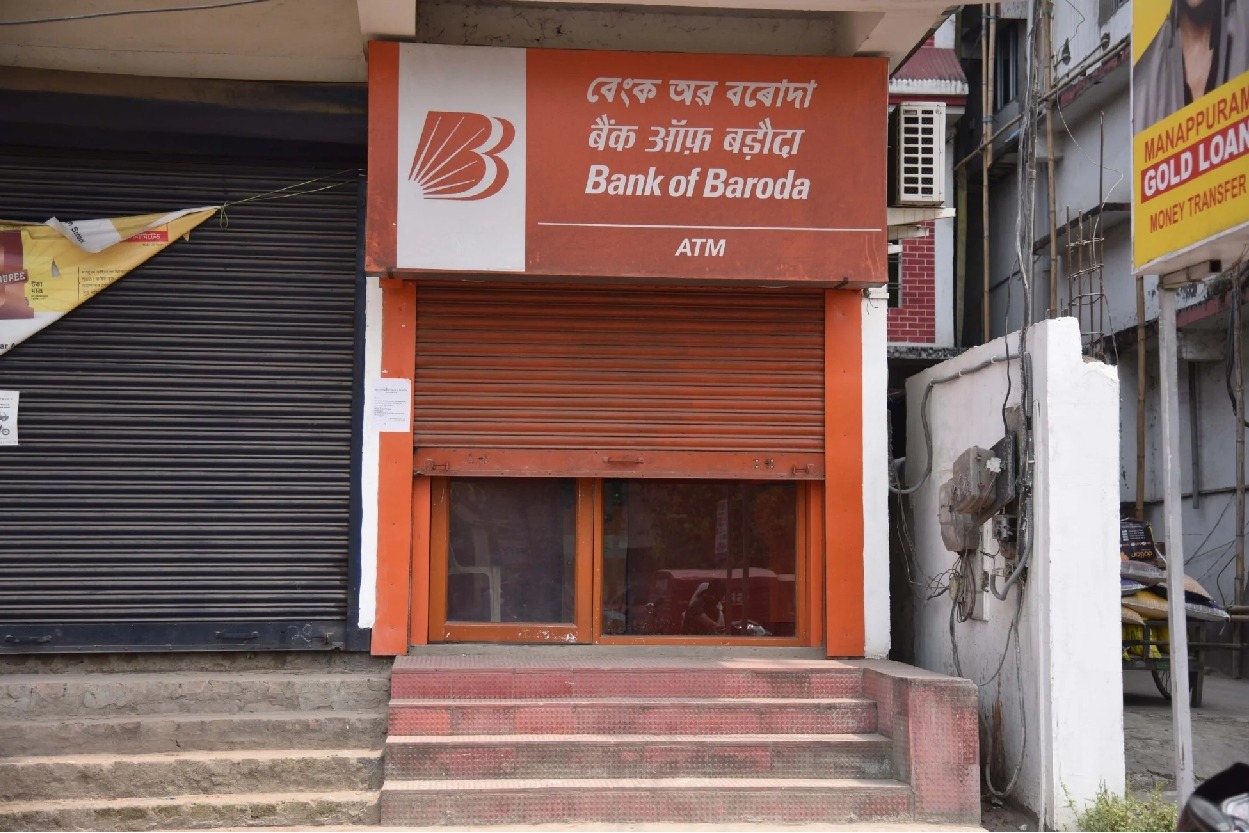 RBI imposes huge penalty on Bank Of Baroda