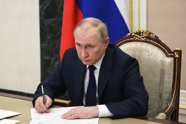 Putin signs law on tariff preference to friendly states
