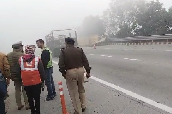 Several injured in 12-vehicle pile-up on Yamuna Expressway due to fog