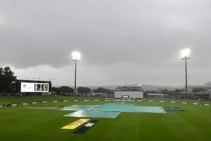 Rain delayed 2nd day play of 1st test between Team India and South Africa