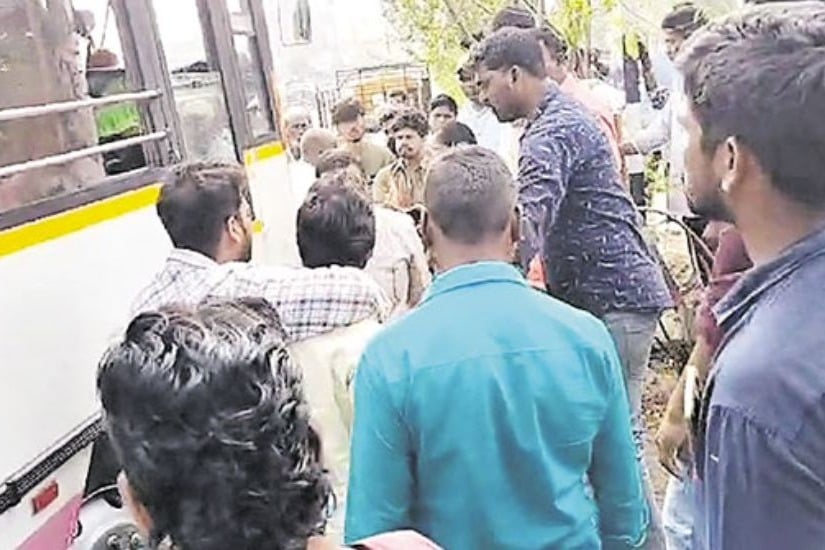 Autodriver attack bus driver in Bhadradri kothagudem