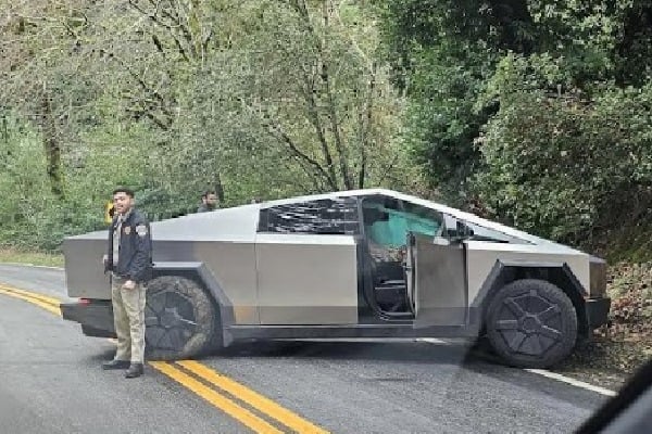 Tesla Cybertruck involved in 1st accident, results in 'minor' injury to driver