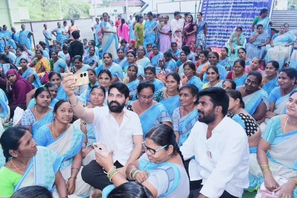 Tollywood choreographer Johnny Master extends support to Anganwadi workers 