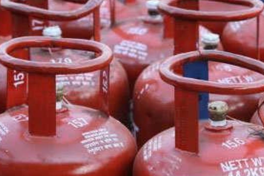 New Year 2024 brings relief as Commercial LPG cylinders get price cut 