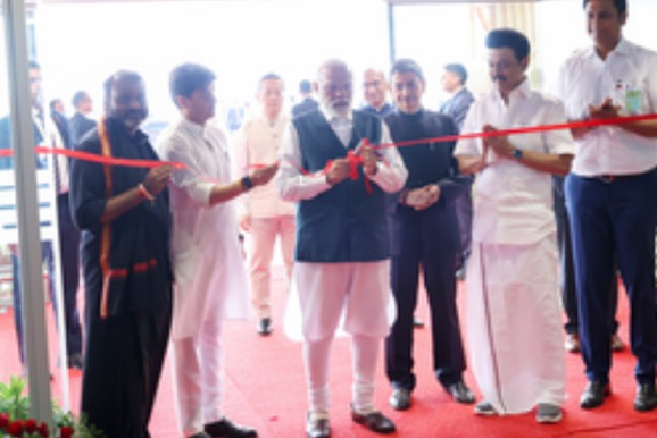 Modi dedicates, lays foundation of Rs.20,000 crore projects in TN