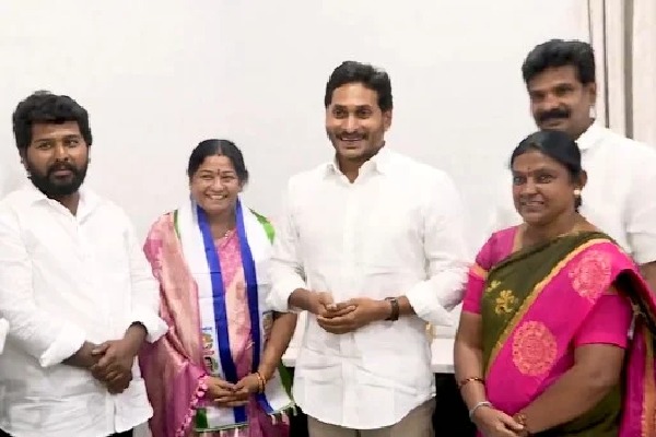 Former MP J Santha joins YSRCP