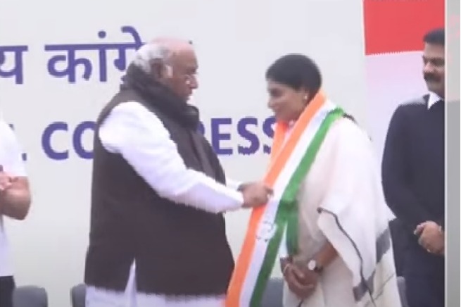 YSRTP Chief YS Sharmila Joins Congress