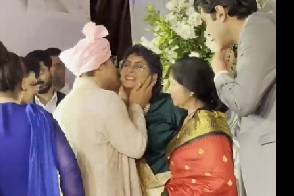 Aamir Khan Greets Ex Wife Kiran Rao With A Kiss At Daughter Ira Wedding