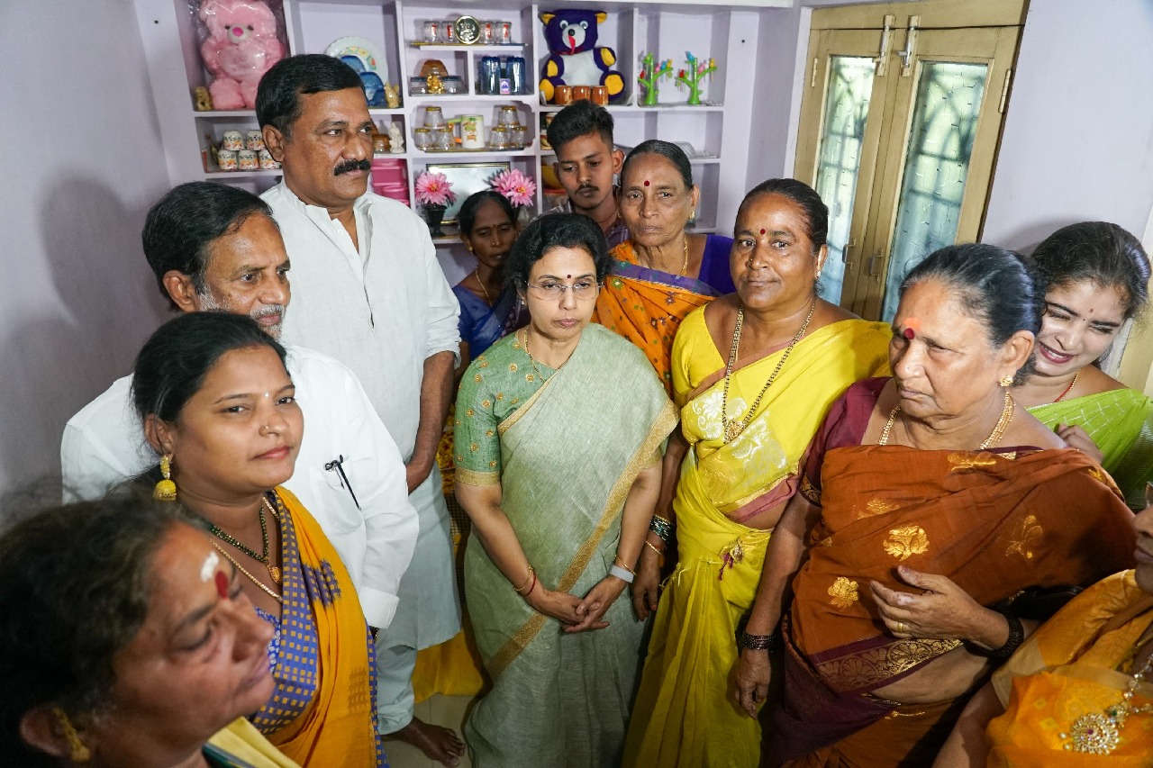 Nara Bhuvaneswari visits deceased party workers family members