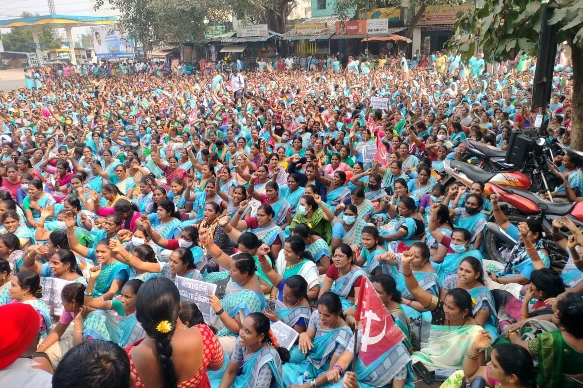 Teachers associations extends support to Anganwadi workers