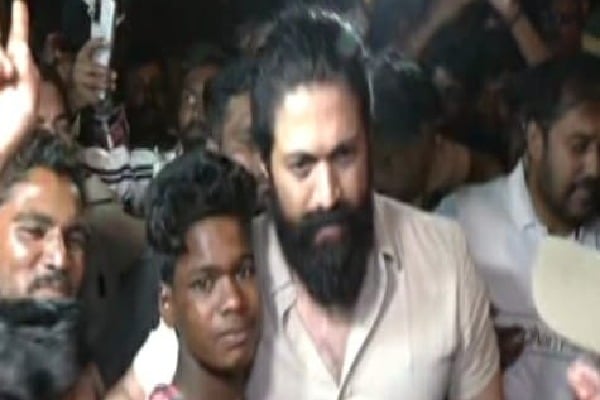 Actor Yash stands in solidarity with kin of 3 men electrocuted in K'taka