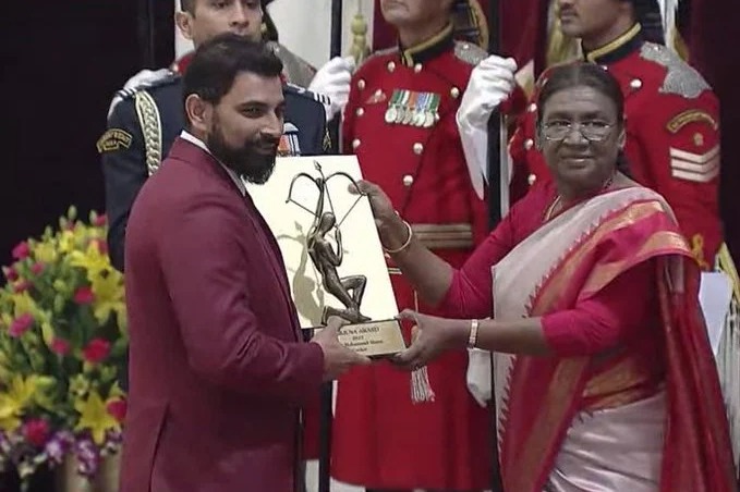 Shami receives Arjuna award from president Droupadi Murmu