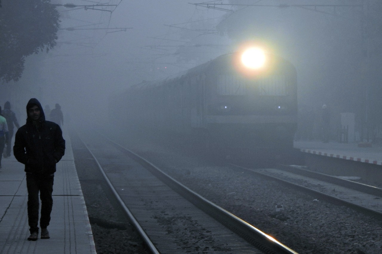 Delhi shivers at 3.9 minimum temp, dense fog delays 23 trains