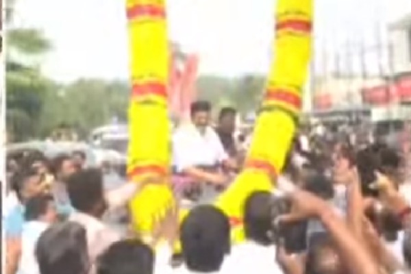 Raghu Rama Krishna Raju going to Bhimavaram from Rajahmundry with a huge car rally