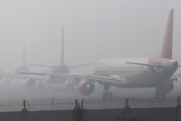 Thick fog disrupts flights & trains, cold wave conditions continue in Delhi